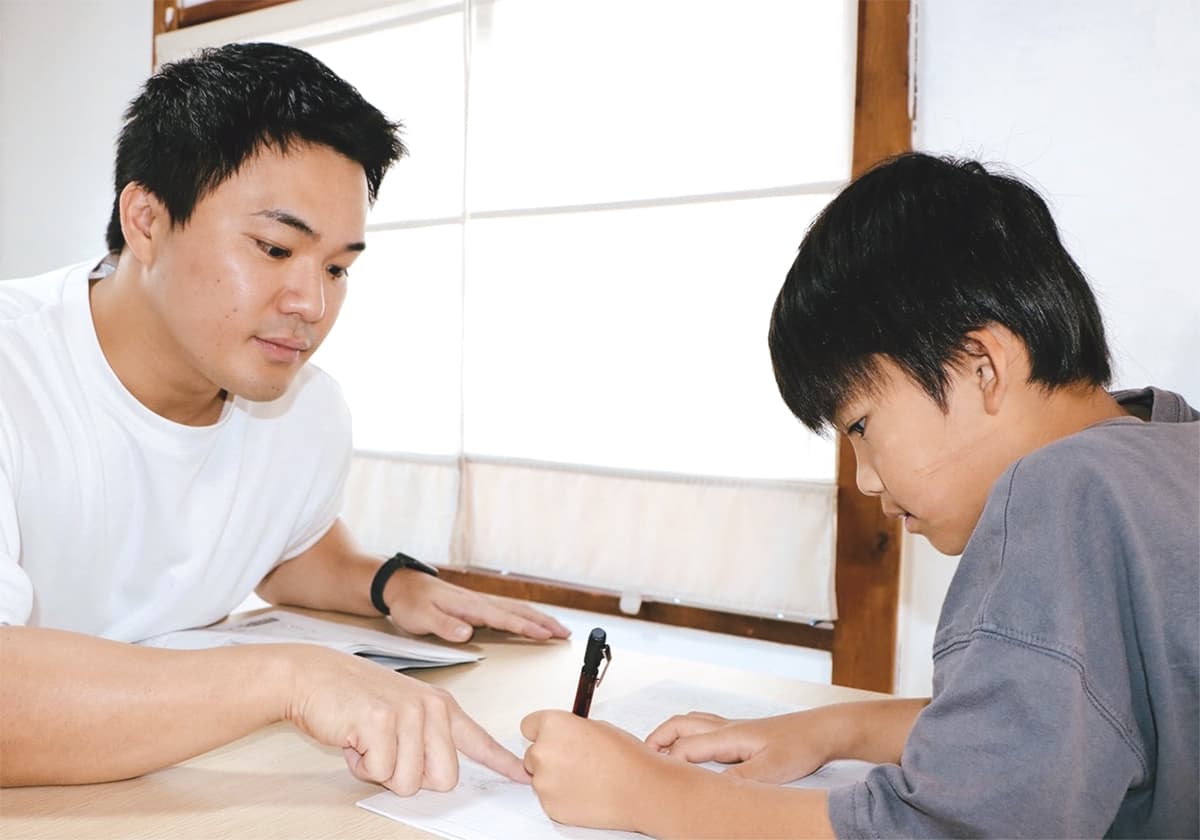 ことパレットは一人ひとりの個性や特性、お悩みに合わせた完全マンツーマンの個別指導をご提供